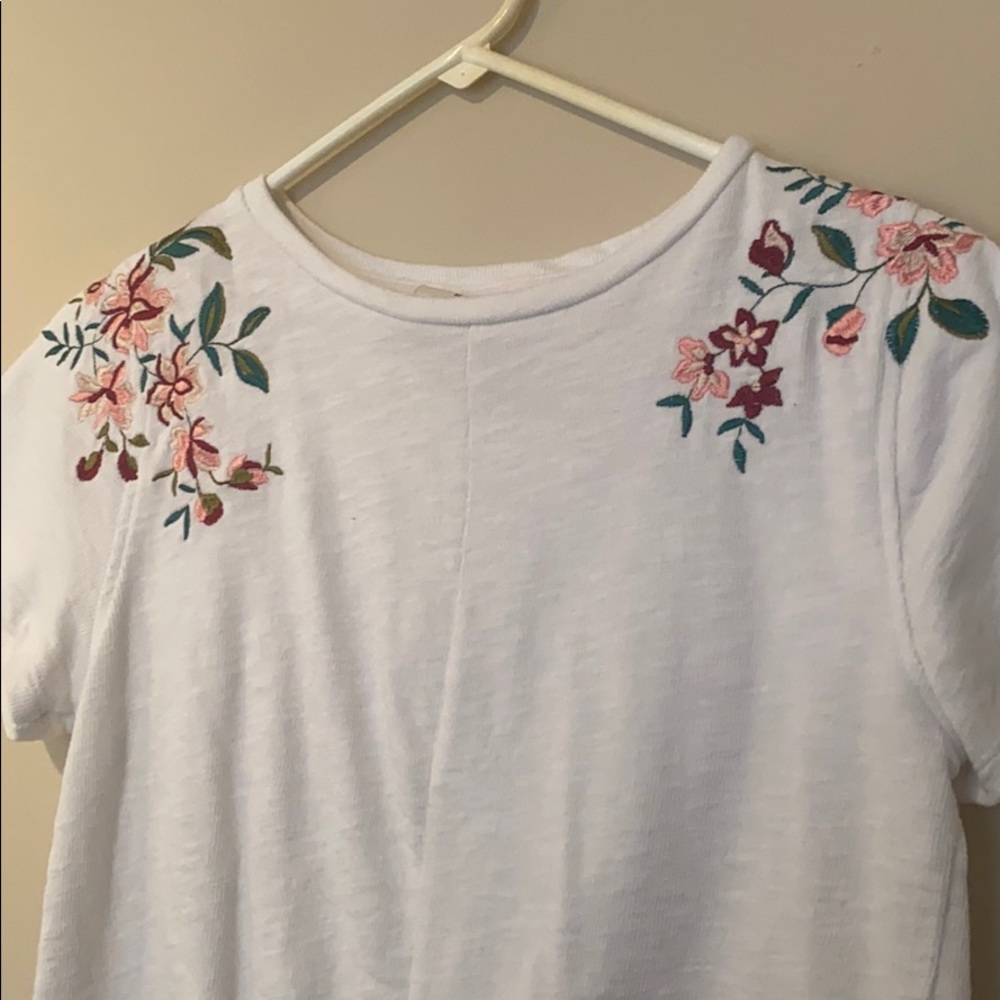 Embroidered Top - Picture 2 of 5